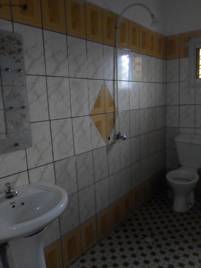 Hotel Kdv Bonaberi Exterior photo