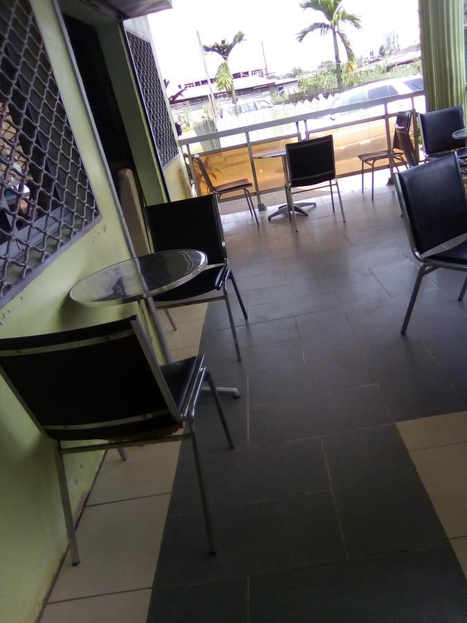Hotel Kdv Bonaberi Exterior photo